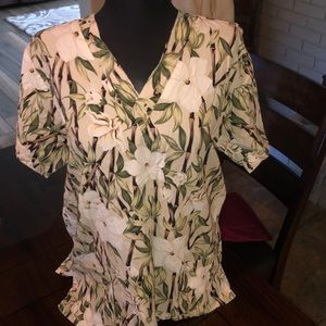 Scrub top size medium